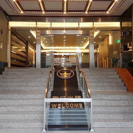 SunWang Hotel Puli Bagian luar foto